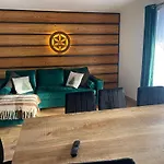 Semesterbostad Maly Gazda - Caloroczne Duze O Powierzchni 130m Z Sala Zabaw Dla Dzieci, Dla 12 Osob Gliczarow Gorny